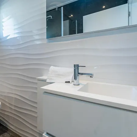 T2 Kress Apartment