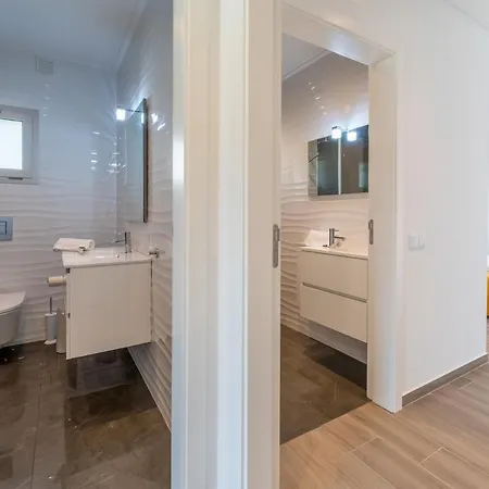 T2 Kress Apartment *