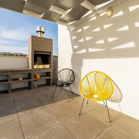 T2 Kress Apartment *