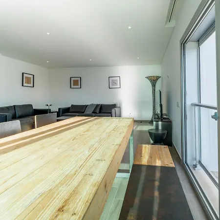 T2 Kress Apartment